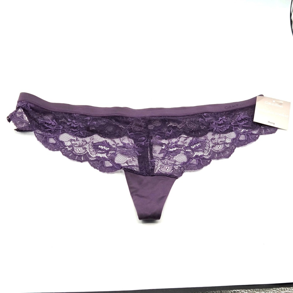 NEW with TAGS Calvin Klein Women's Lace Thong Panties - Seductive Comfort Size L